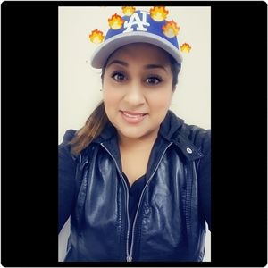 Meet your Posher, Laura